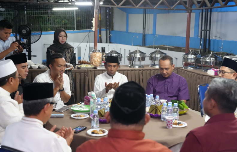 Buka Puasa Bersama di Rujab Wakil Ketua II DPRD, Pray Ajak Semua Pihak Tingkatkan Kebersamaan