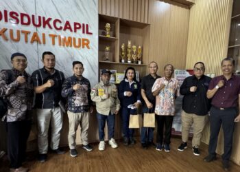 Adminduk Kilat Kutim, Perubahan Data Warga Tuntas Sejam Lewat Layanan Siap Kawal