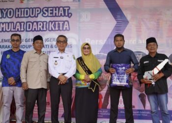 Cahaya dan Susu di Ujung Timur: Sandaran Sambut Listrik dan Germas