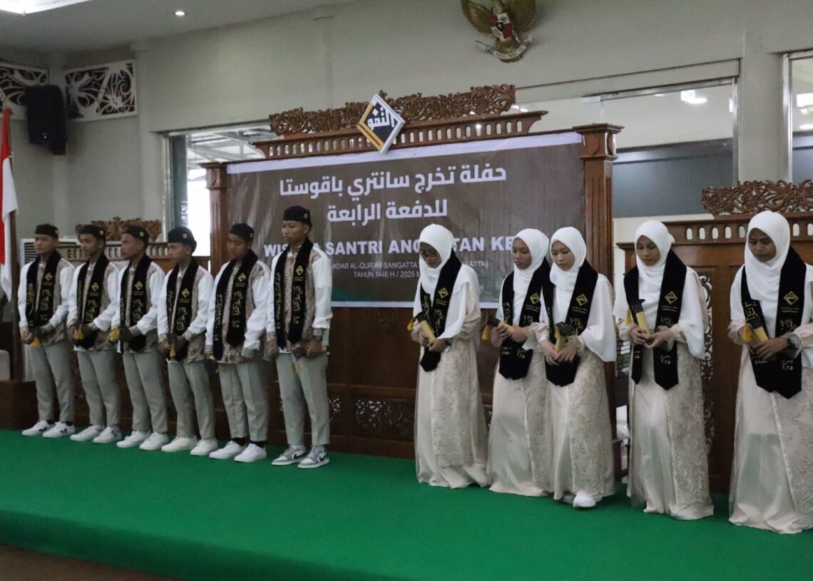 Wisuda Santri Ponpes Adab, Bupati Kutim Tekankan Pentingnya Al-Qur’an dan Adab