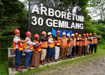 Tanam Pohon Ulin di Arboretum: Komitmen Kutim Hijaukan Lahan Bekas Tambang