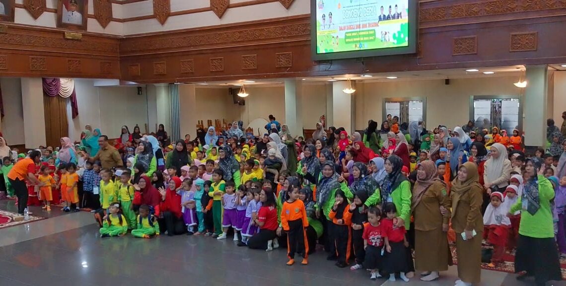 Kampung Dongeng Sangatta: Menanamkan Nilai Karakter Anak melalui Dongeng Ceria