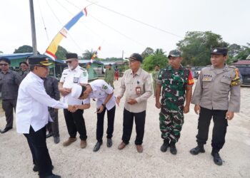 Benua Baru Berbenah, Bupati Kutim Lantik BPD dan Resmikan Infrastruktur Desa