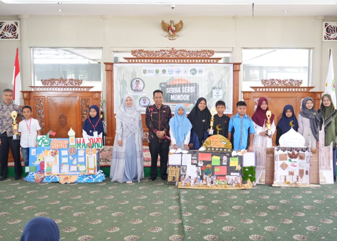 Apresiasi Mengalir untuk Karya Pelajar pada Lomba Mading Peradaban Islam