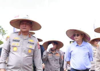Kapolda Kaltim Tanam Jagung Bersama Forkopimda Kutim dan PT KPC di Kawasan Industrial Farming Pit J