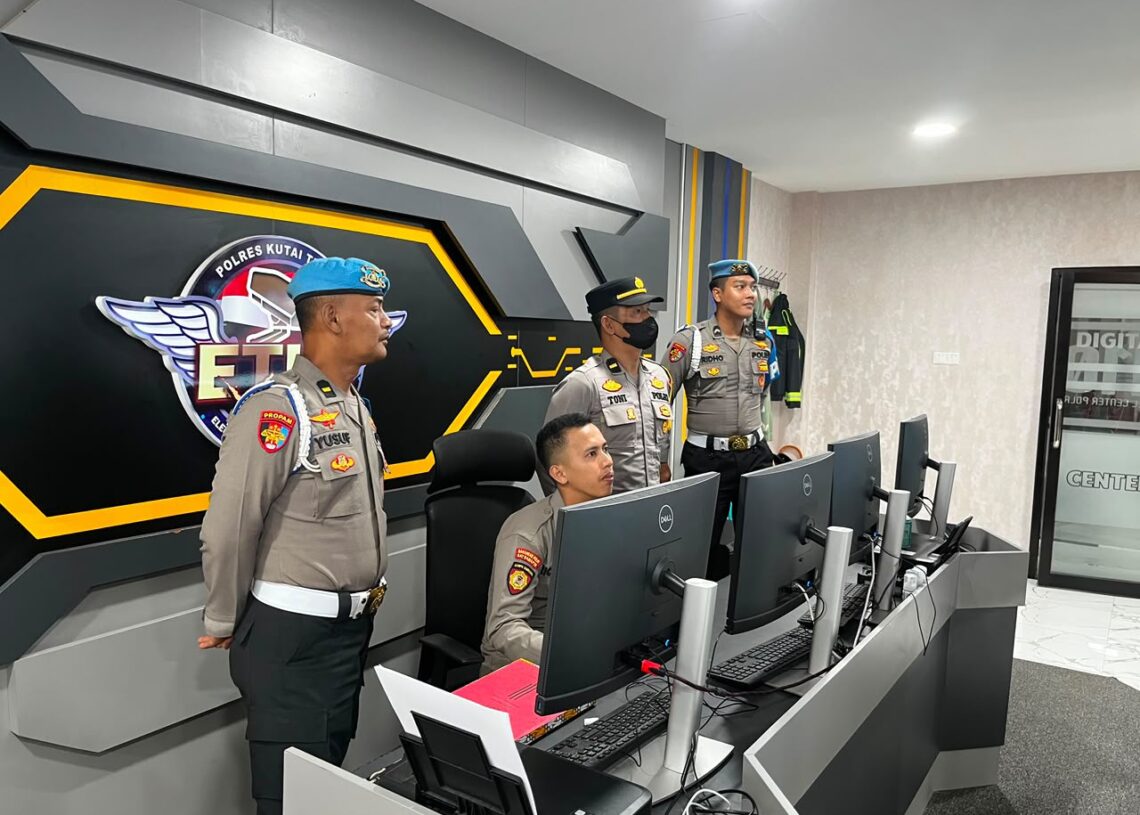 Call Center 110 Polres Kutim Siaga 24 Jam, Kapolres AKBP Aryansyah: Respons Cepat untuk Setiap Laporan Masyarakat