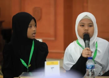 Khodijah dan Faradiba, Hafalan Bocah Kutim yang Memukau Khotmil Qur’an