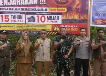 Bupati dan Forkopimda Kutim Pasang Spanduk Karhutla, Warga Diminta Tak Bakar Lahan
